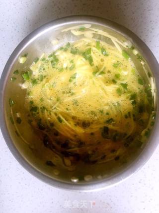 土豆鸡蛋饼的做法步骤：5