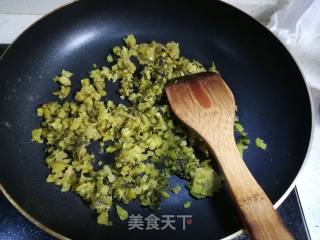 酸菜肉丸汤的做法步骤：4