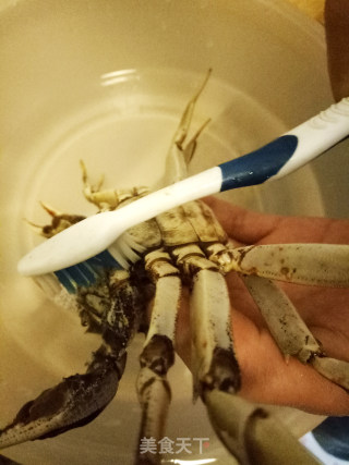 香辣大闸蟹的做法步骤：2