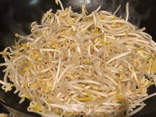 榨菜豆芽的做法步骤：1