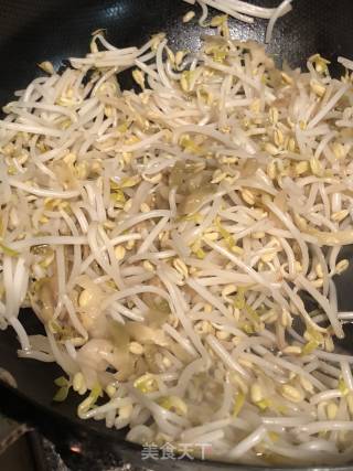 榨菜豆芽的做法步骤：3