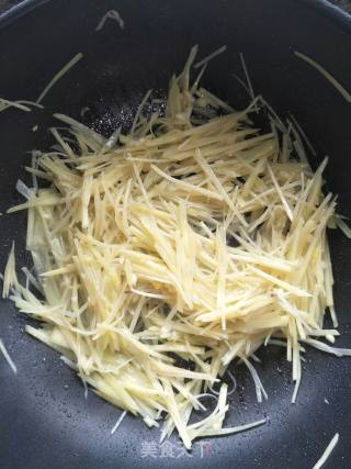 青椒土豆丝的做法步骤：4