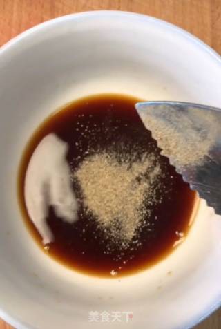 青红椒炒鸡蛋的做法步骤：3