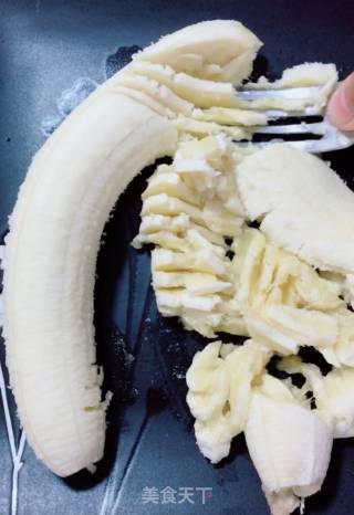 香蕉芝麻球的做法步骤：1