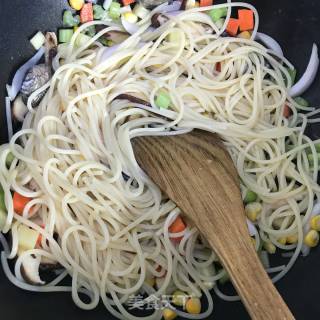芝士焗海鲜意面的做法步骤：5