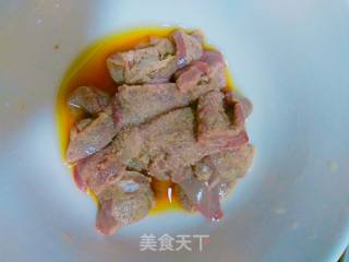 金针菜黑木耳猪肝汤的做法步骤：8