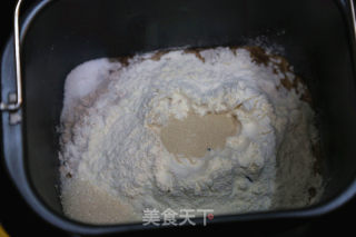 啤酒杂粮面包---美味健康两不误的做法步骤：2