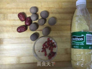 桂圆红枣小米粥的做法步骤：1