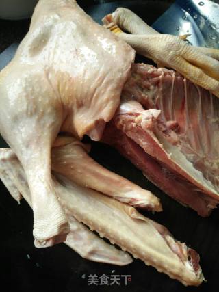 红烧鹅肉的做法步骤：1