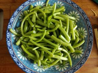 豆皮茼蒿的做法步骤：3