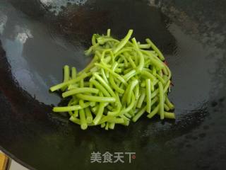 豆皮茼蒿的做法步骤：7