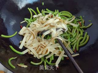 豆皮茼蒿的做法步骤：8