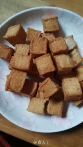 炸鱼豆腐的做法步骤：1