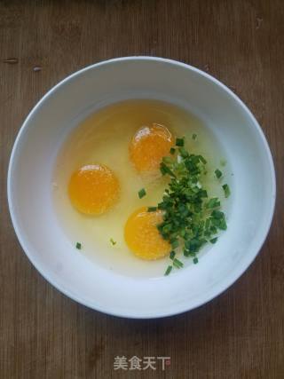 鸡蛋卷饼的做法步骤：2