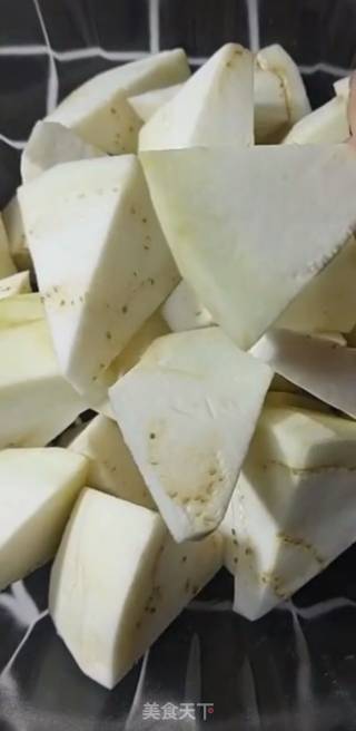 肉末茄子的做法步骤：1