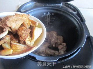 香菇木耳鸡汤的做法步骤：6