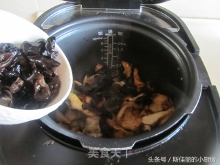 香菇木耳鸡汤的做法步骤：7