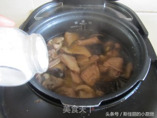 香菇木耳鸡汤的做法步骤：11