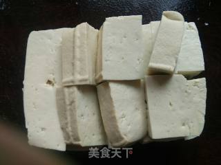白萝卜猪肉炖豆腐的做法步骤：2