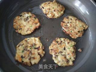 香菇豆腐饼的做法步骤：9