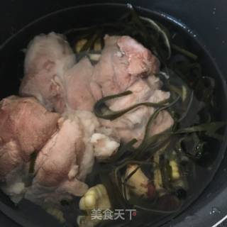 海带玉米菠萝蜜子炖腱子肉的做法步骤：7