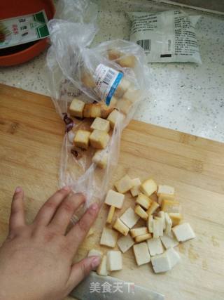 孜然鱼丸的做法步骤：1