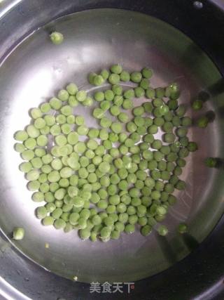 黑木耳肉末青豆的做法步骤：2