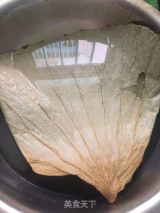 荷叶蒸糯米饭的做法步骤：2