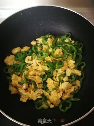尖椒炒鸡蛋的做法步骤：8