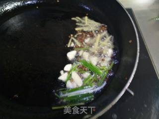 牛肉煲仔饭的做法步骤：4