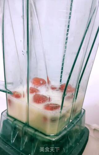 草莓养乐多的做法步骤：3