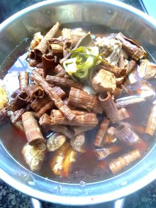 排骨炖竹笋的做法步骤：10