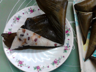 坛子肉红豆粽的做法步骤：21