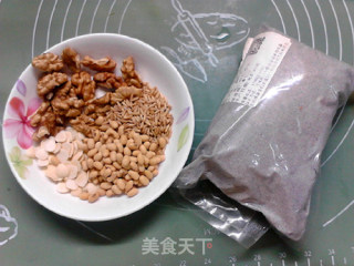 黑米燕麦杏仁核桃露的做法步骤：1