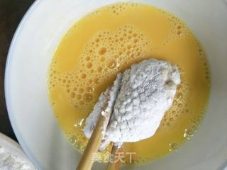 双色炸鸡翅的做法步骤：4