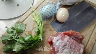 双蛋瘦肉粥的做法步骤：2