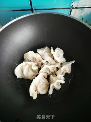 鸡蛋煎饺的做法步骤：2