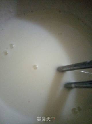 自制鸡蛋饼的做法步骤：1