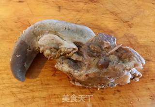 青瓜凉拌猪舌的做法步骤：2