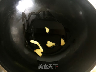 红烧罗非鱼的做法步骤：2