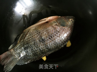 红烧罗非鱼的做法步骤：3
