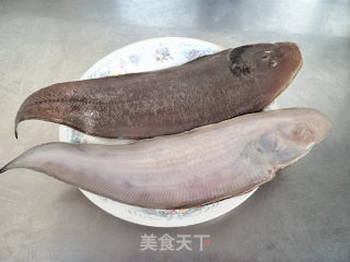 清蒸比目鱼的做法步骤：1