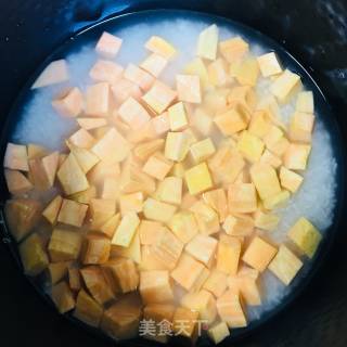 地瓜蒸饭的做法步骤：3