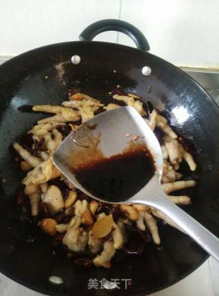 香辣干煸鸡爪的做法步骤：7