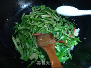 经典湘菜辣椒炒肉的做法步骤：10