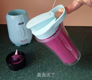 香蕉火龙果牛奶棒冰的做法步骤：7