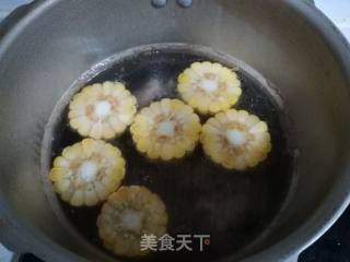 排骨玉米汤的做法步骤：6