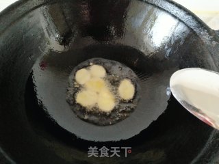 豆豉炖鲫鱼的做法步骤：2