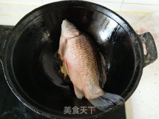 豆豉炖鲫鱼的做法步骤：3
