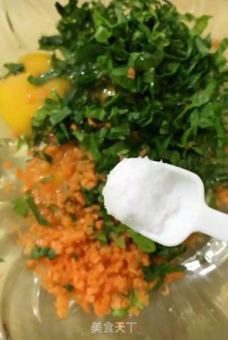 芹菜胡萝卜鸡蛋饼的做法步骤：2